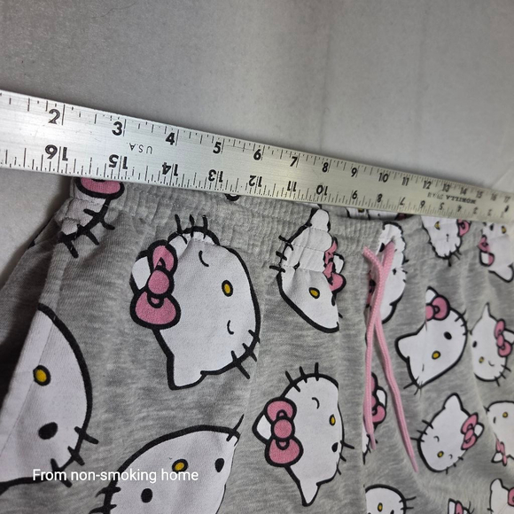 Women's Hello Kitty by Sanrio Gray Pink Pajama Shorts XL - Picture 5 of 6